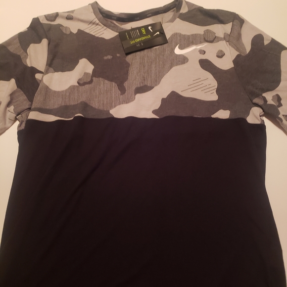 Nike Dry Legend Camo Black Top Half Print Tee - Picture 16 of 16